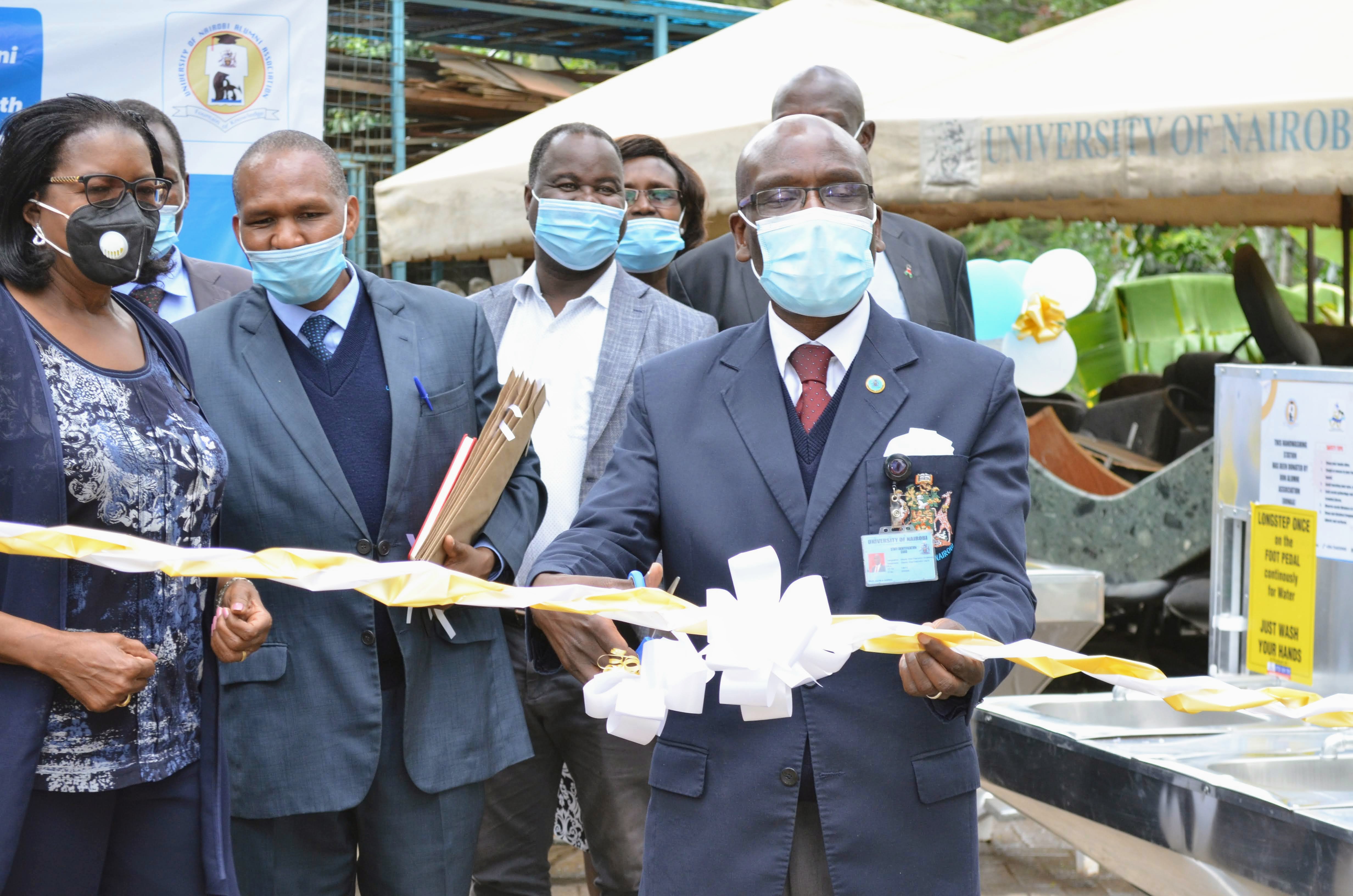 DVCAA, Prof. Ogeng'o receives handwashing stations from UONAA